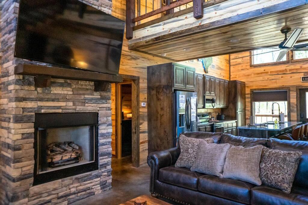 The Big Tex Luxury Cabin Is Epic Broken Bow Exterior photo