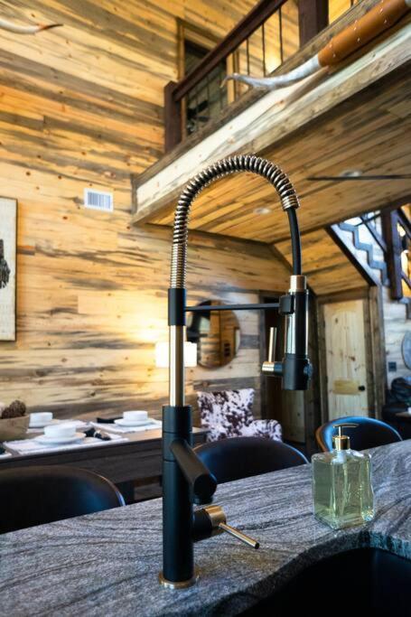 The Big Tex Luxury Cabin Is Epic Broken Bow Exterior photo