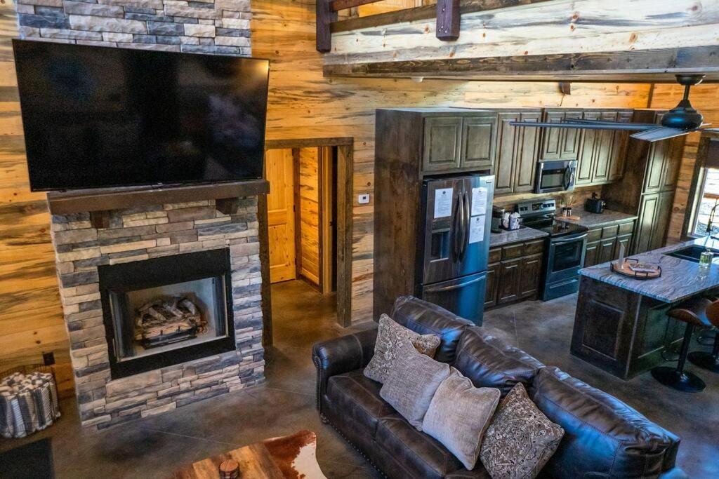 The Big Tex Luxury Cabin Is Epic Broken Bow Exterior photo